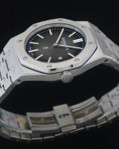 ساعت اودمار پیگه با ضخامت بسیار کم Audemars Piguet Royal Oak Jumbo Extra-Thin 01