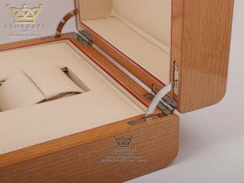 نمای بیرونی لولای جعبه امگا اورجینال Omega Watch Box & Accessories