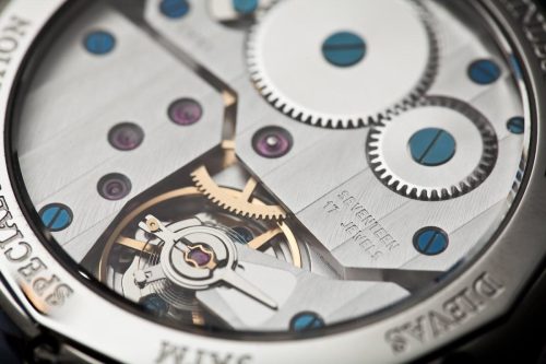 آشنایی با 9 مورد از امکانات غیرمعمول ساعت‌‌های مکانیکی