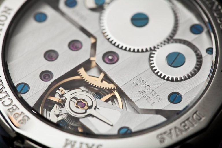 آشنایی با 9 مورد از امکانات غیرمعمول ساعت‌‌های مکانیکی