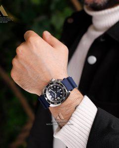 عکس روی مچ ساعت سیکو Seiko Prospex Turtle SDB