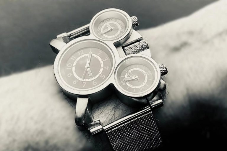 ساعت مناسب را پیدا کرده‌ام، اما بسیار بزرگ است!