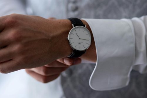 راهنمای اندازۀ ساعت: اندازۀ درست برای مچ دست شما چقدر است؟