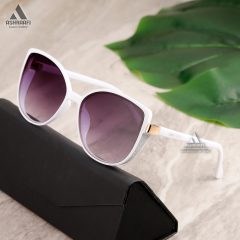 عینک سفید با فریم گربه ای