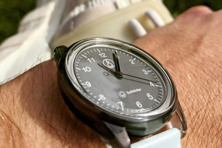 معرفی و بررسی ساعت Q&Q Smile Solar RP26