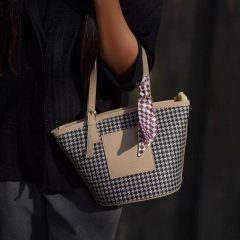 کیف با طرح چهارخانه Jacquemus Bag A01