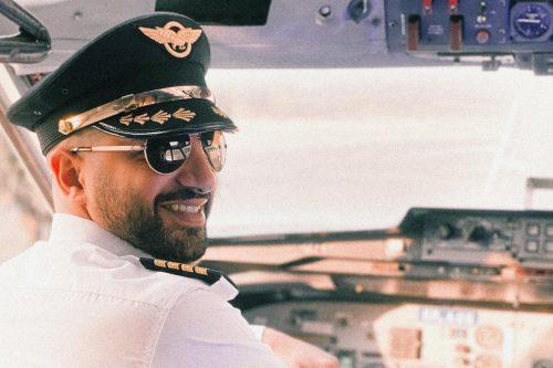 چرا خلبان‌ها عینک آفتابی می‌زنن؟