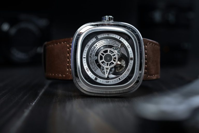 تاریخچه و بررسی برند ساعت Sevenfriday