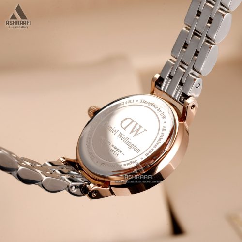 درب پشت ساعت دنیل