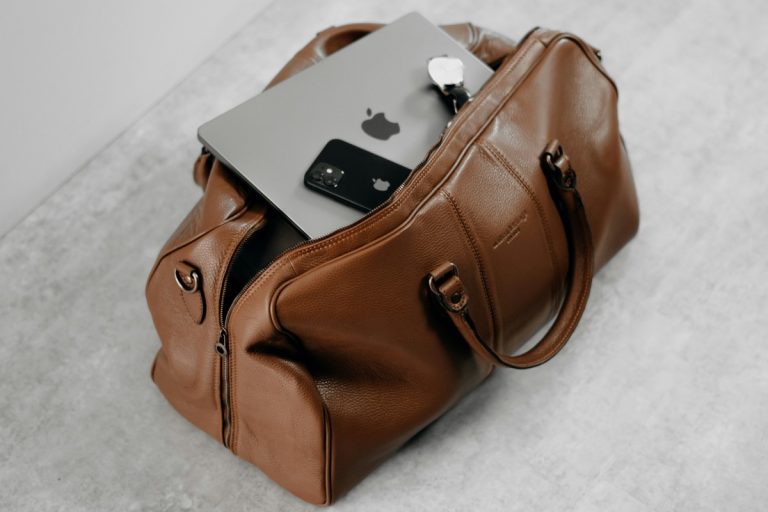 کیف دافل چیست: تاریخچه، ویژگی‌ها و ترند‌های مدرن