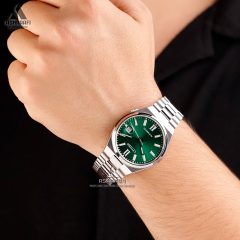 عکس روی مچ ساعت سیتیزن