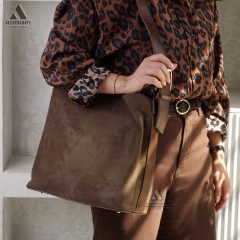 کیف قهوه‌ای مخمل