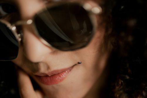 عینک آفتابی ضد خش چیست؟ خداحافظی با لنزهای خراشیده!