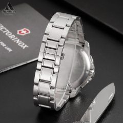 ساعت ویکتورینوکس اورجینال کارکرده Victorinox 241554.1