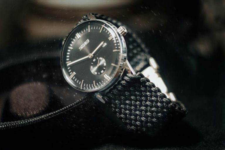 تعویض بند ساعت اسکمی در خانه و معرفی خدمات تخصصی اشرافی