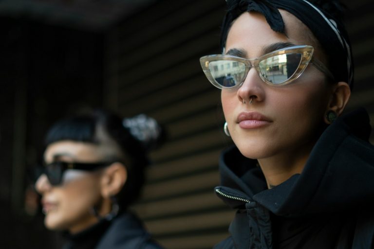 کدام بهتر است: عینک آفتابی پلاریزه یا گرادیان؟