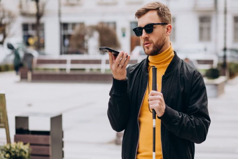 ۵ دلیل مهم که چرا افراد نابینا عینک آفتابی می‌زنند