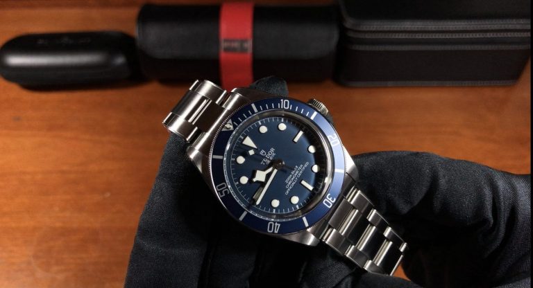 چطور در مورد نحوه نگهداری، تمیز کردن و انبار کردن ساعت‌هایم وسواسی شدم؟