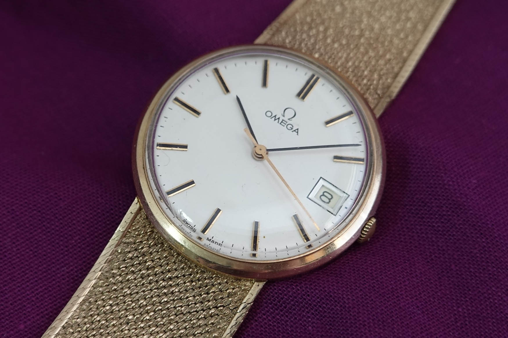 ساعت و دستبند اُمگا طلای ۹ عیار مدل ۱۹۷۸