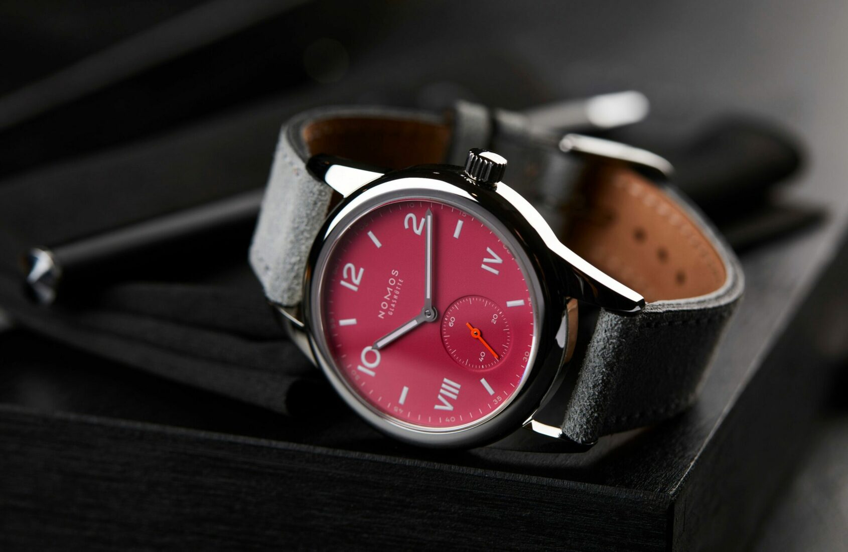 ساعت Nomos Club Sport Neomatik 37