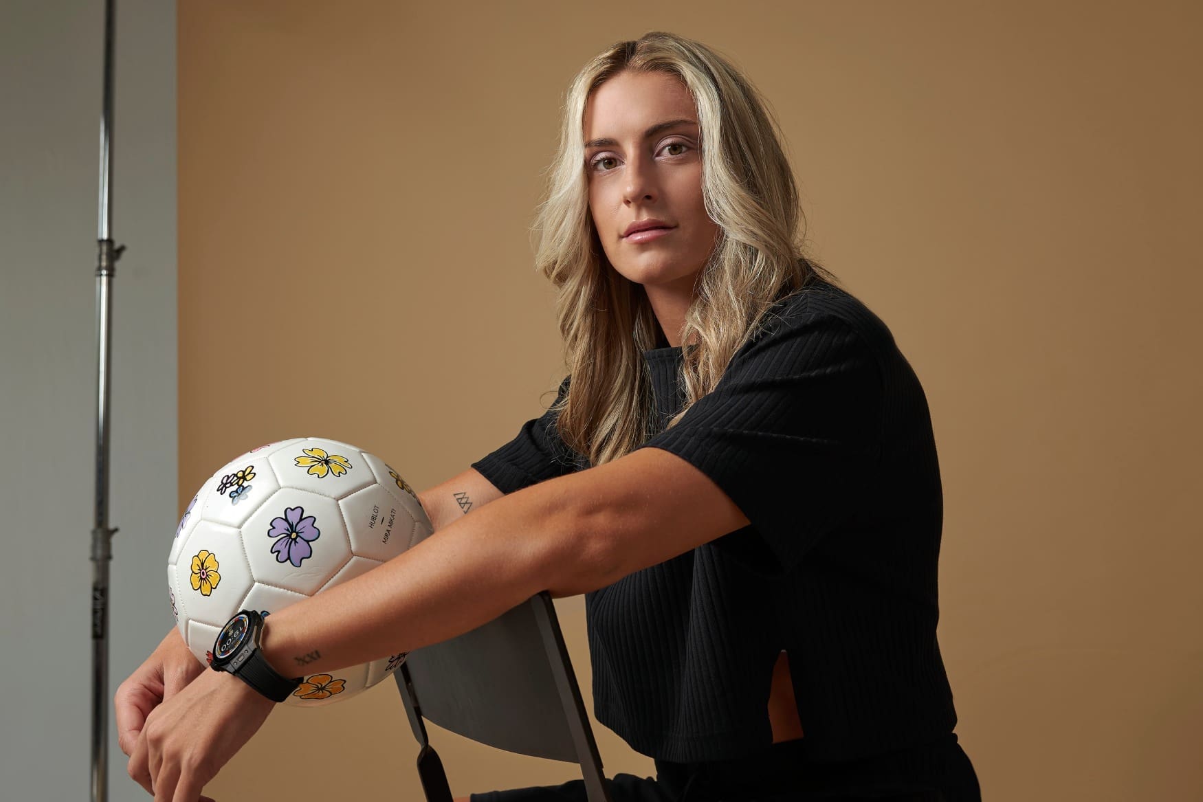 الکسیا پوتیاس، سفیر برند هوبلو، با ساعت مچی لوکس خود