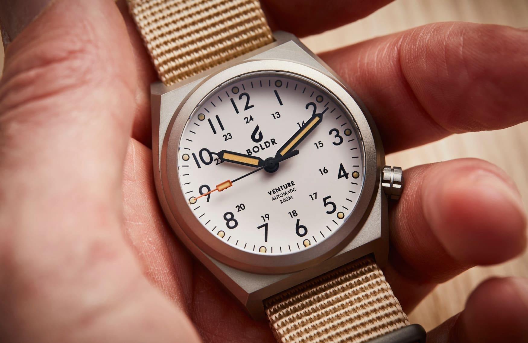 ساعت مچی بولدر مدل ونچر با صفحه کرم