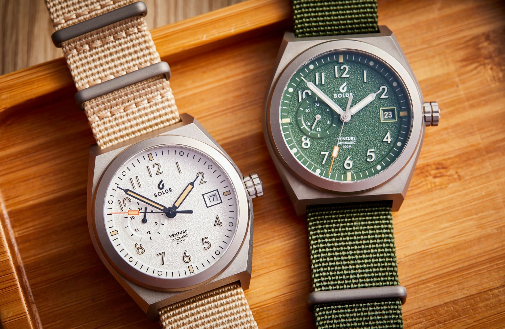 ساعت مچی بولدر مدل ونچر ویفایر با صفحه سفید و سبز