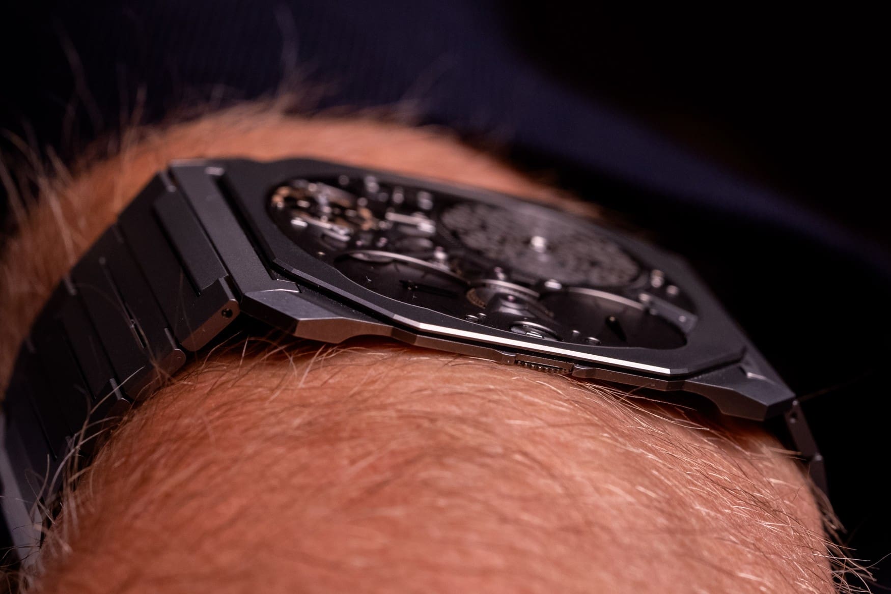 نمای جانبی ساعت بولگاری اکتاو فینیسیمو اولترا