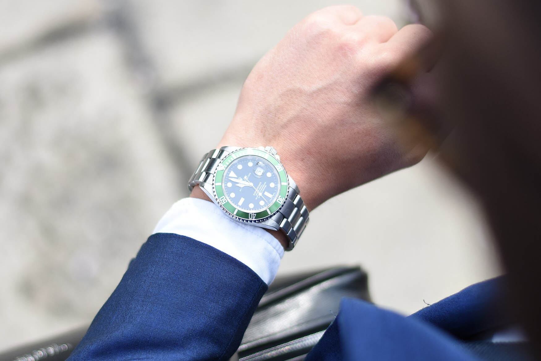 بررسی زمان در یک ساعت رولکس هالک