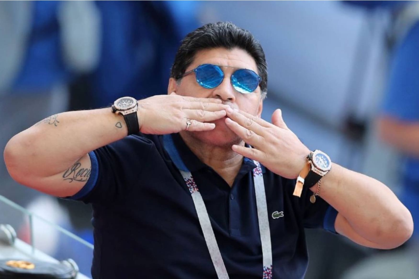 دیگو مارادونا، اسطوره فوتبال، با ساعت هوبلو بیگ‌بنگ بر مچ دست