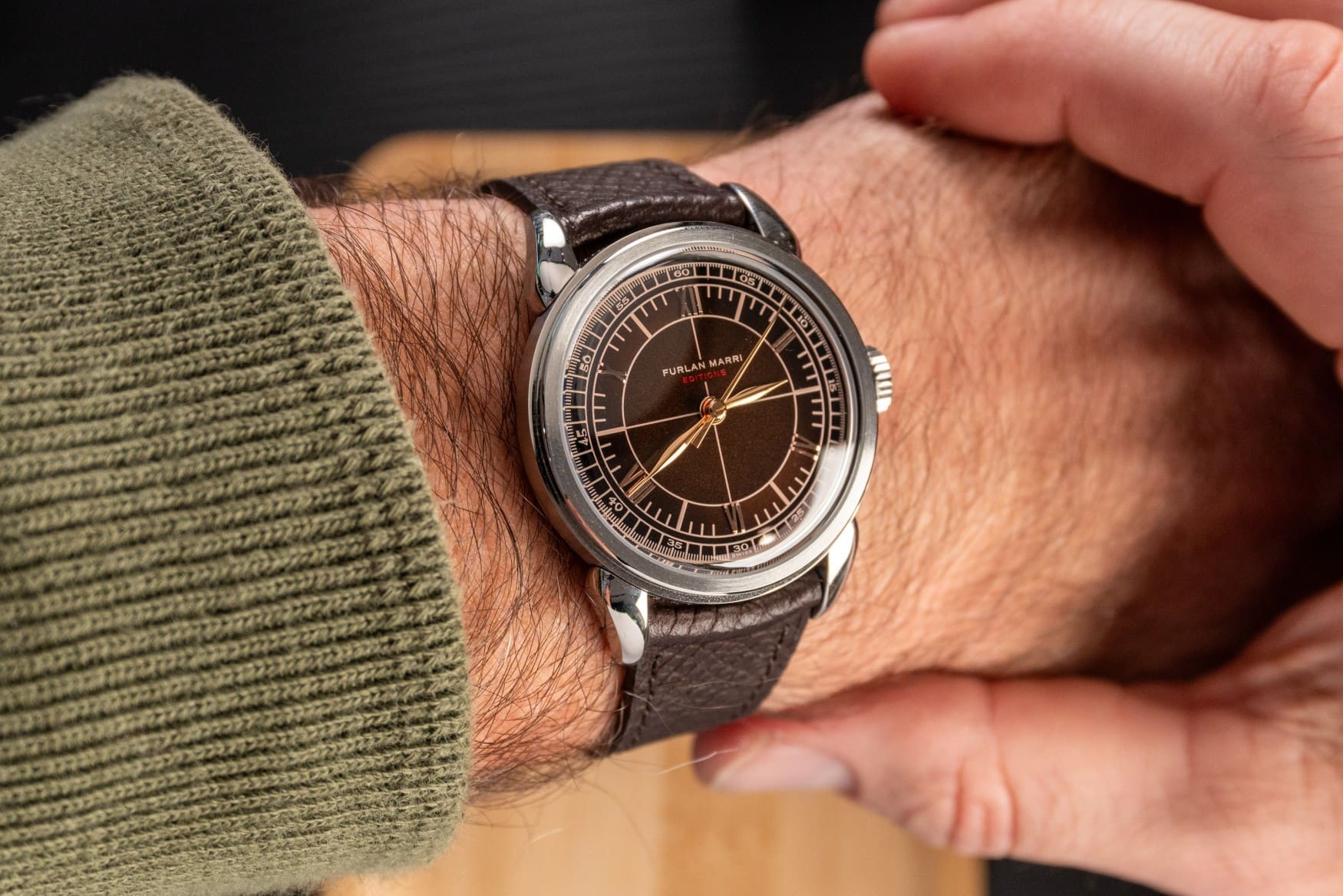 ساعت فورلان ماری تایم اند تاید مدل Outback Elegy در مچ دست