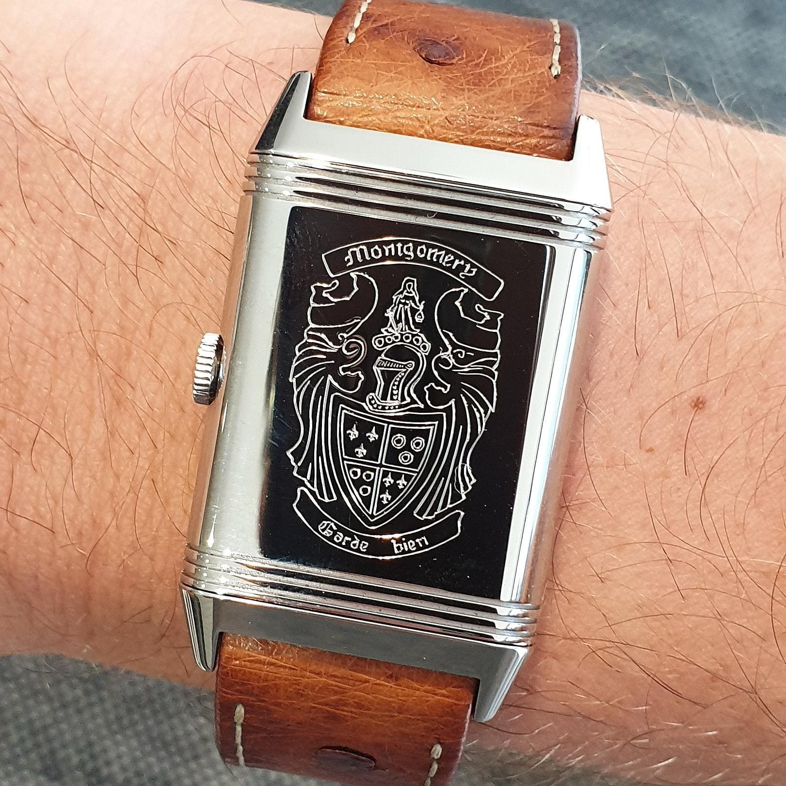 حکاکی دستی روی ساعت JLC Reverso