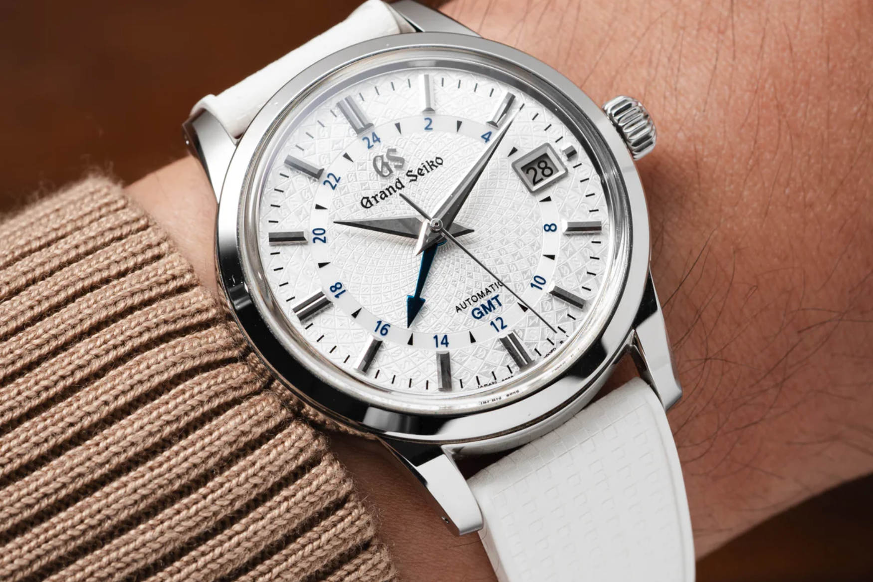 ساعت گرند سیکو با بند لاستیکی سفید طرح موزاییکی