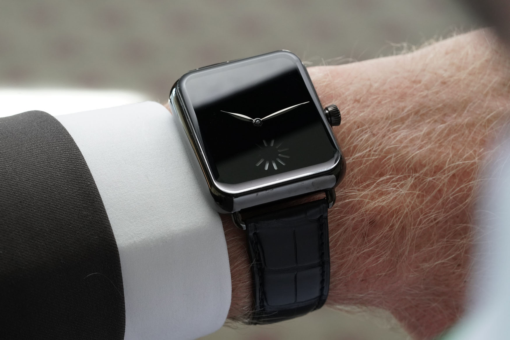 ساعت اچ موزر طرح اپل واچ