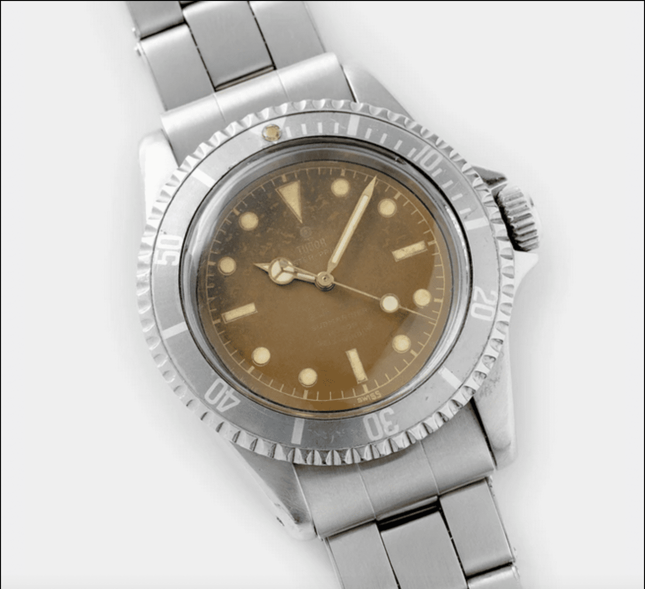 تصویر ساعت مچی قدیمی و جدید