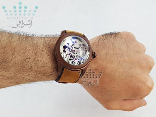 نمای روی دست ساعت - Corum Bubble 101
