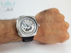 تصویر روی دست SEVENFRIDAY-SF-V1